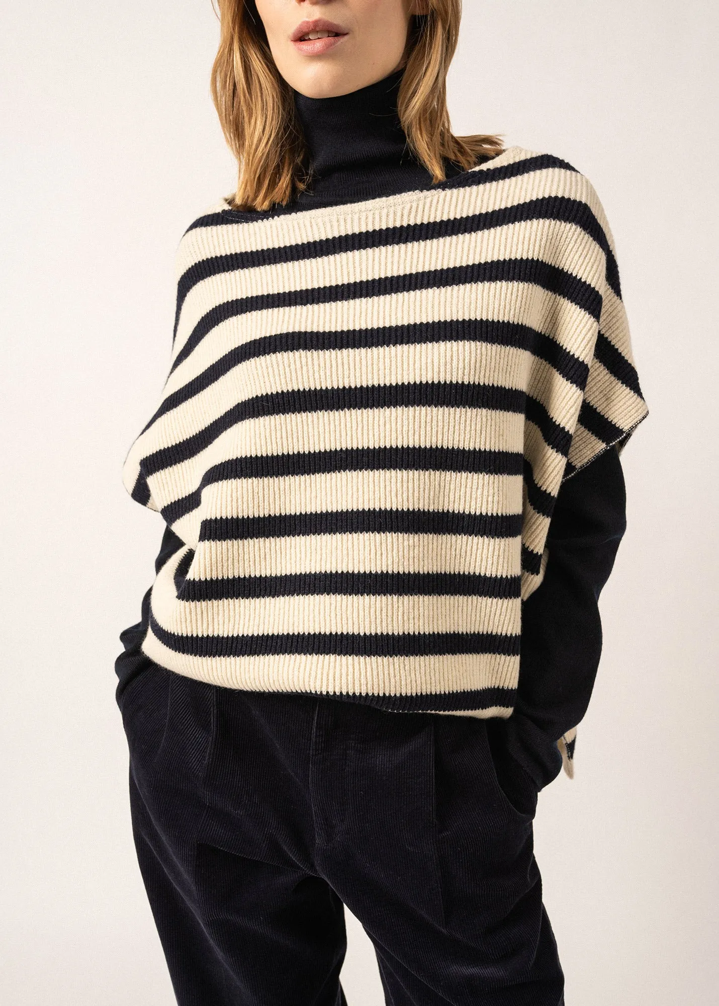 Poncho en laine rayé - en maille perlée (ECUME/NAVY)